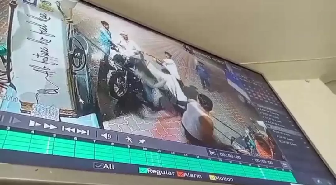 Chandauli News: पेट्रोल पंप पर अराजक तत्वों ने मचाया तांडव, सीसीटीवी कैमरे में घटना हुई कैद