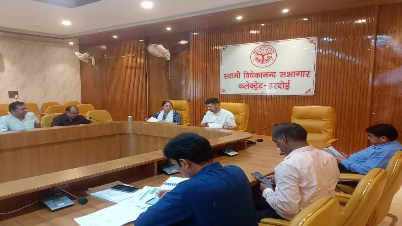 Hardoi News: 29 मई को संविदा कर्मियों की हड़ताल, डीएम ने कहा ए श्रेणी पॉवर हाउस पर तैनात होगी पुलिस फोर्स