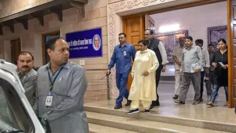 Mayawati Left Government Residence