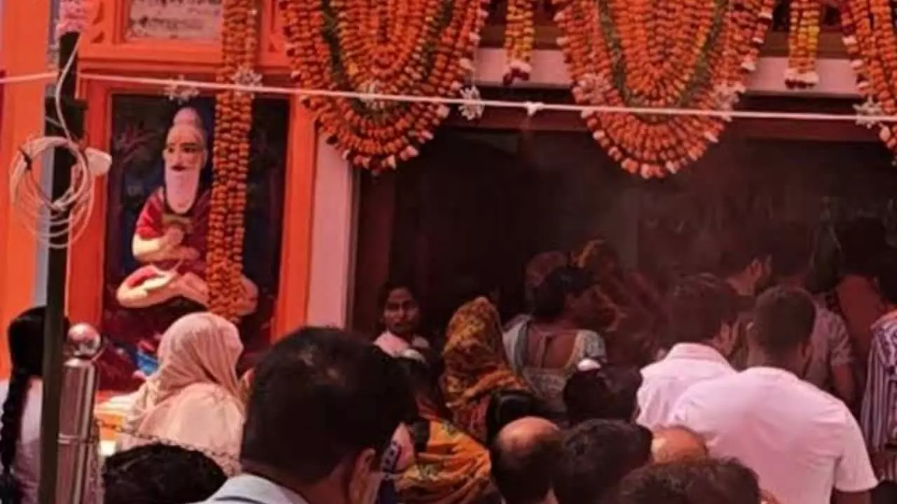 Lucknow News: मंदिर परिसर में होगी सटीक सुरक्षा..लखनऊ के नया हनुमान मंदिर में फेस रिकग्निशन सिस्टम की शुरुआत, प्रमुख द्वारों पर होंगे हाई-रेजोल्यूशन कैमरे