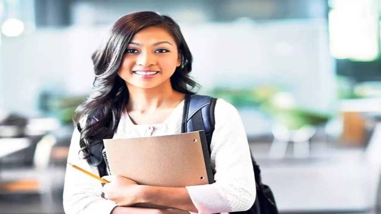 Indian students abroad: उच्च शिक्षा के लिए विदेशी धरती की ओर रुख कर रहे हैं भारतीय छात्र- जानिए वजहें, देशवार आंकड़े और भविष्य की दिशा