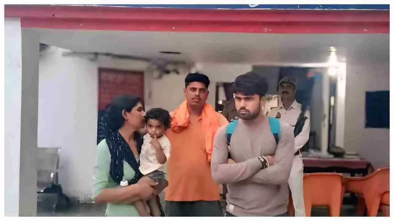 Bulandshahr News: पत्नी की मोहब्बत को पति ने परवान चढ़ाया, थाने से प्रेमी संग पत्नी को किया विदा
