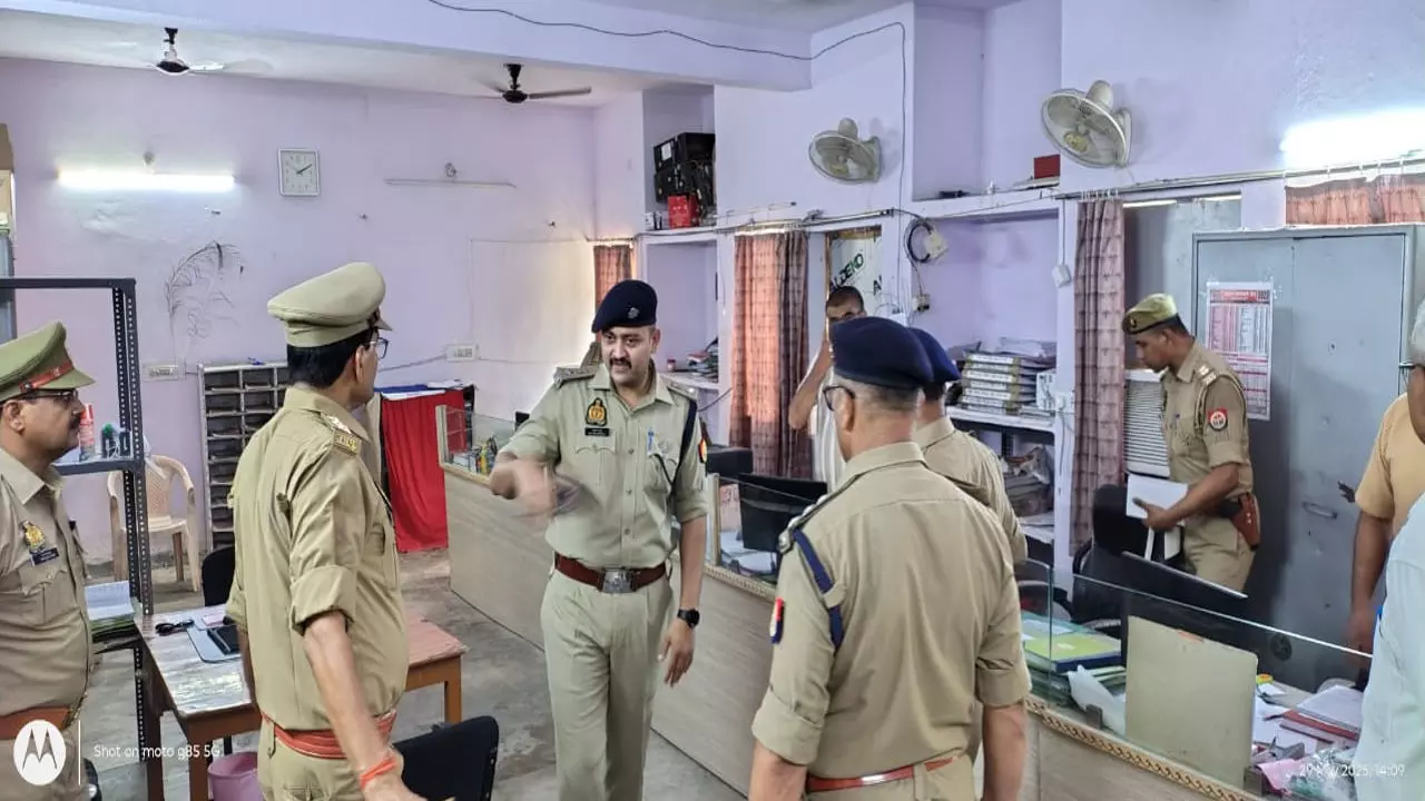 Banda News: SP के चेहरे पर झलका कामयाबी का सुरूर, हफ्ता भीतर दबोचे गए 25-25 हजार के इनामी दो बदमाश