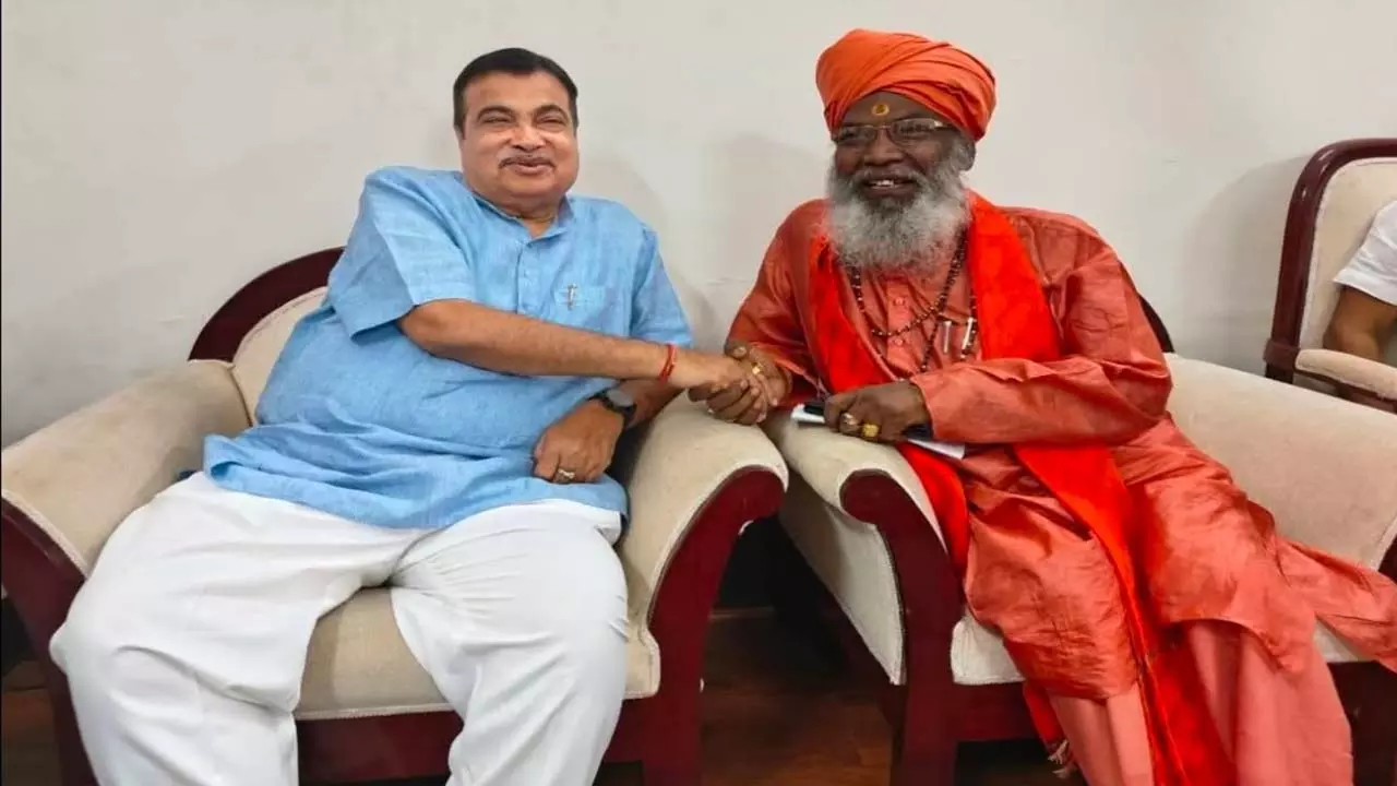 Sakshi Maharaj and Nitin Gadkari meet...Gift of flyover New flight to connect Badrka intersection