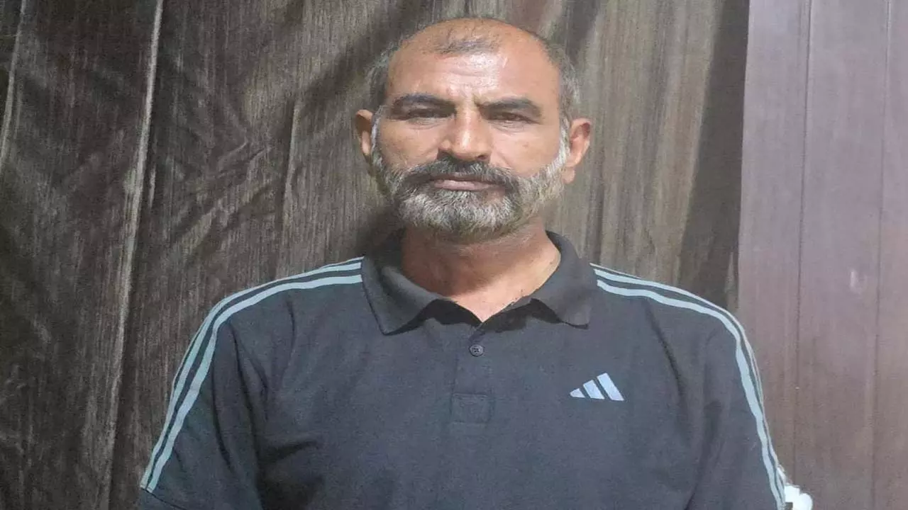 Member of illegal arms smuggling gang brought to Shikanje of STF, supplied from Punjab