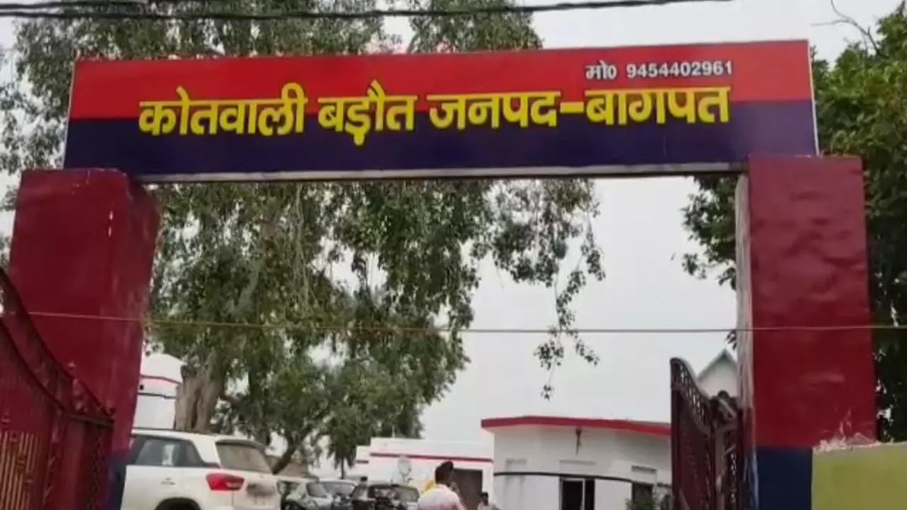 Baghpat News: बड़ौत में अपराध बेलगाम: रामा कॉलोनी में महिला से दिनदहाड़े लूट, नवम्बर में हुई मोबाइल चोरी का अब तक नहीं खुलासा