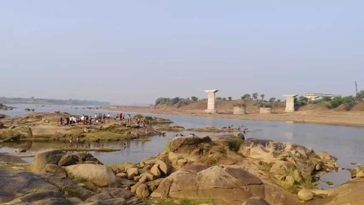 Banda News: बांदा में नदी में नहाने गए युवक की डूबने से हुई मौत