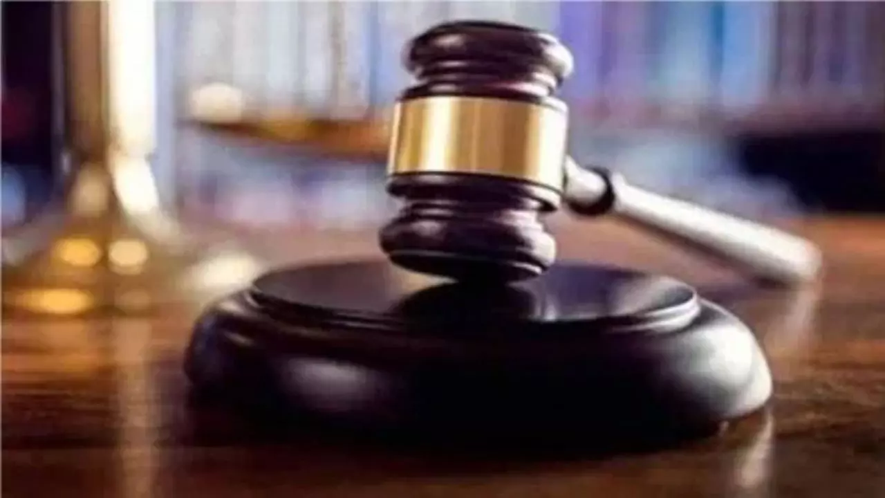 Varanasi News: 65 लाख रुपए हड़पने के मामले में आरोपी को मिली अग्रिम जमानत