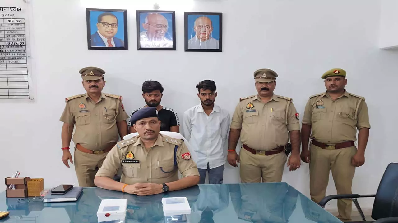 Two thieves arrested with 8 stolen mobile phones