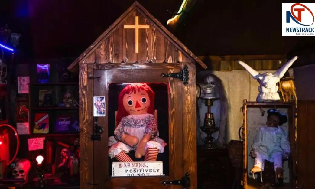 Annabelle Doll Ka Rahasya: एक मासूम दिखने वाली गुड़िया जो आज भी लोगों को डराती है, आखिर क्या है एनाबेल डॉल की कहानी, सच या अंधविश्वास?
