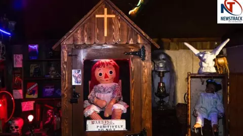 Annabelle Doll Ka Rahasya: एक मासूम दिखने वाली गुड़िया जो आज भी लोगों को डराती है, आखिर क्या है एनाबेल डॉल की कहानी, सच या अंधविश्वास?