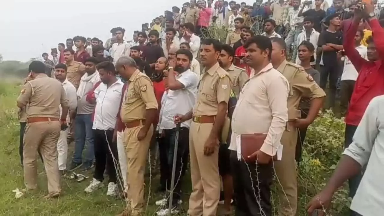 Sonbhadra News: सोनू हत्याकांड में चार दोस्त दबोचे गए, पुलिस का दावा-महज मारपीट का वीडियो वायरल करने पर कर दिया गया कत्ल