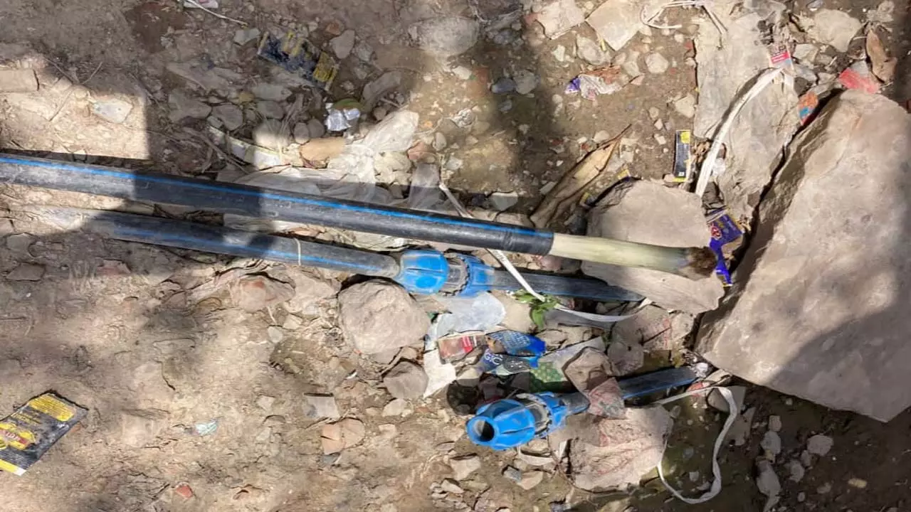 Villagers do not get drinking water due to illegal connections and leakage