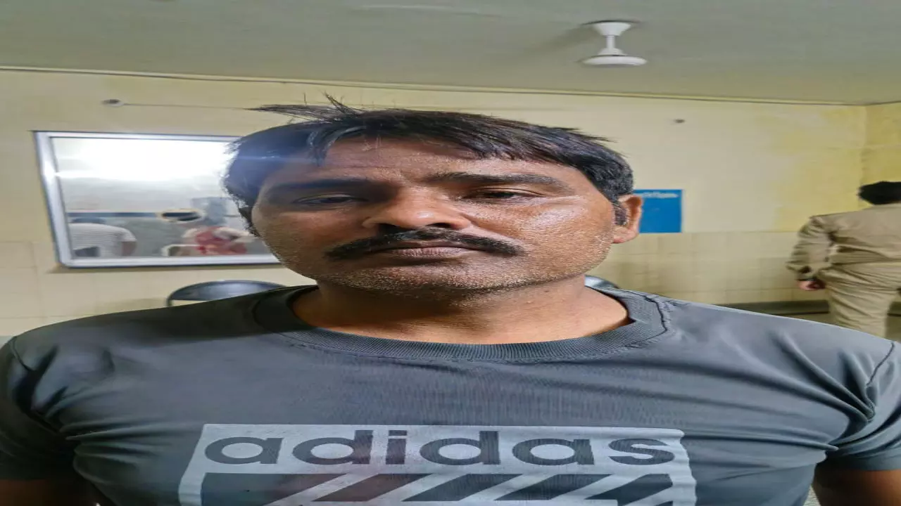 Jhansi News: पानी की मोटर की रस्सी को लेकर दो पक्षों में विवाद, एक दर्जन लोग घायल