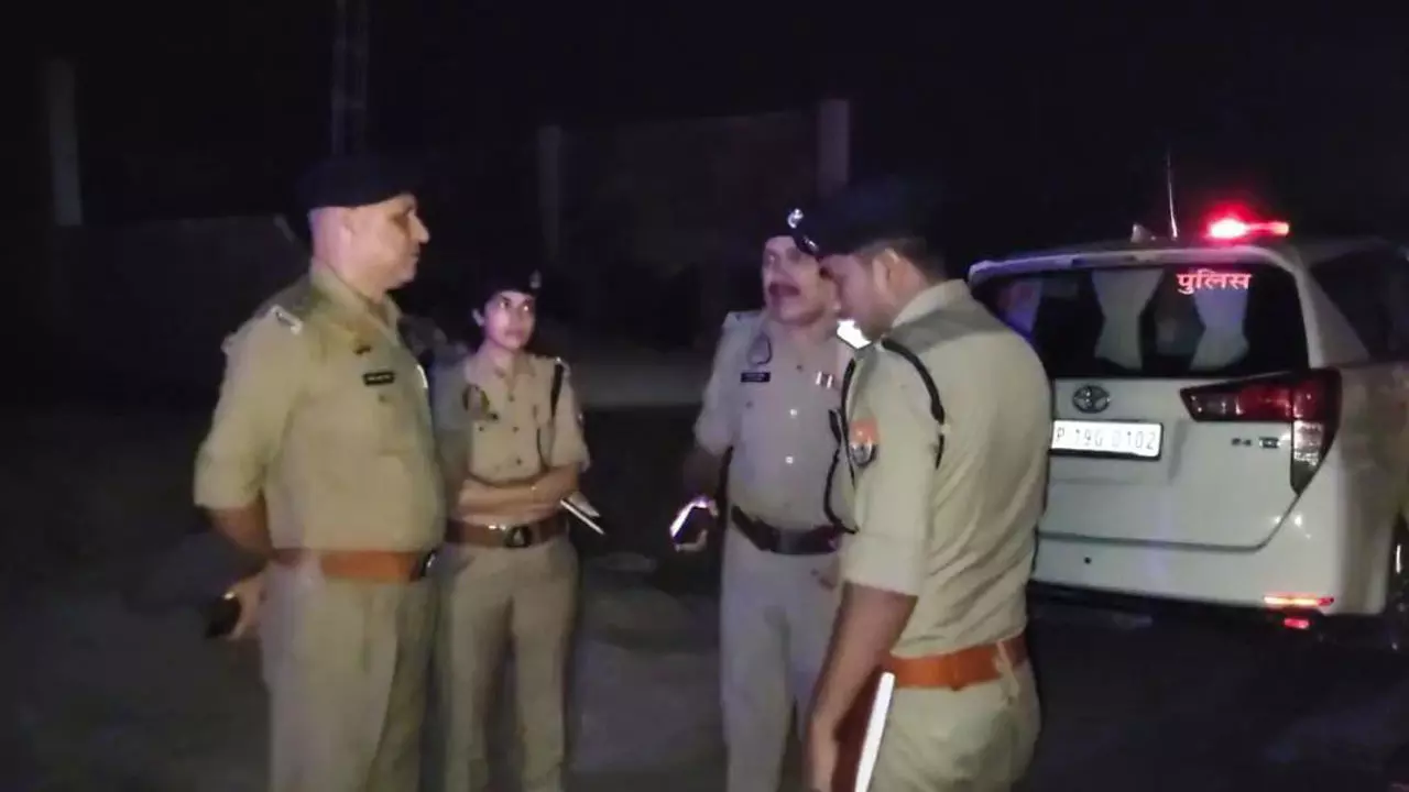 Shamli News: नेशनल हाइवे पर लगभग 29 लाख रुपये की लूट, भारत सरकार लिखी गाड़ी में आए थे लुटेरे