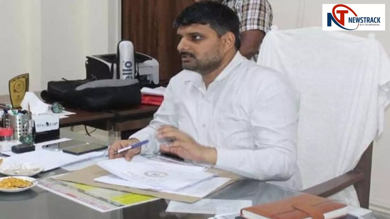 Amin suspended over low revenue recovery, ADM changes work field of tehsil lekhpals