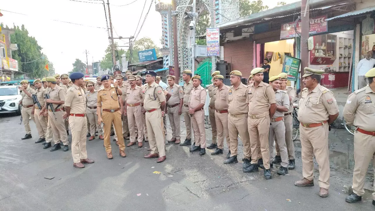 Shravasti news : बकरीद त्योहार के लिए प्रशासन अलर्ट: शांतिपूर्ण आयोजन के लिए जोनल और सेक्टर अधिकारी नामित