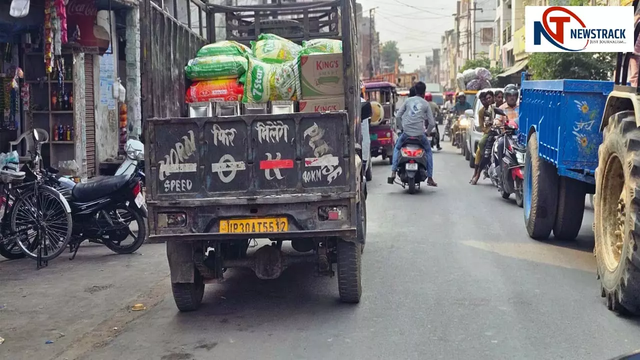 Traffic jam on railway Ganj due to encroachment on sidewalks and heavy vehicles
