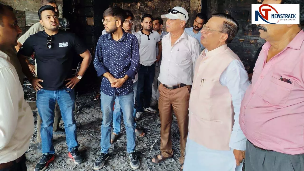 Fir in shops Shastri Nagar Housing Development Colony news in hindi