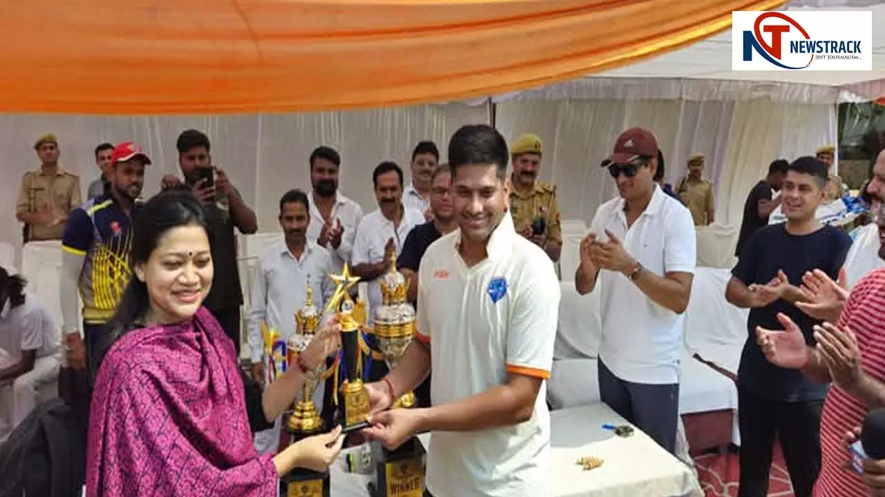 Raebareli News: रायबरेली में मैत्री कप का सफल आयोजन, पुलिस-मीडिया ने डॉक्टर्स को हराया, सद्भाव का दिया संदेश