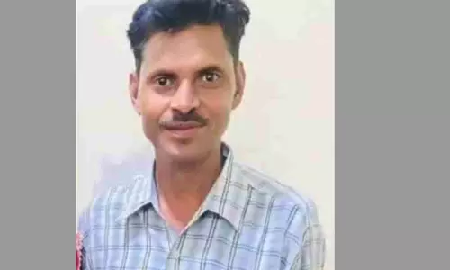 Jhansi News: झाँसी में दारू पार्टी के दौरान विवाद, छत से गिरकर युवक की मौत, परिजनों ने लगाया हत्या का आरोप