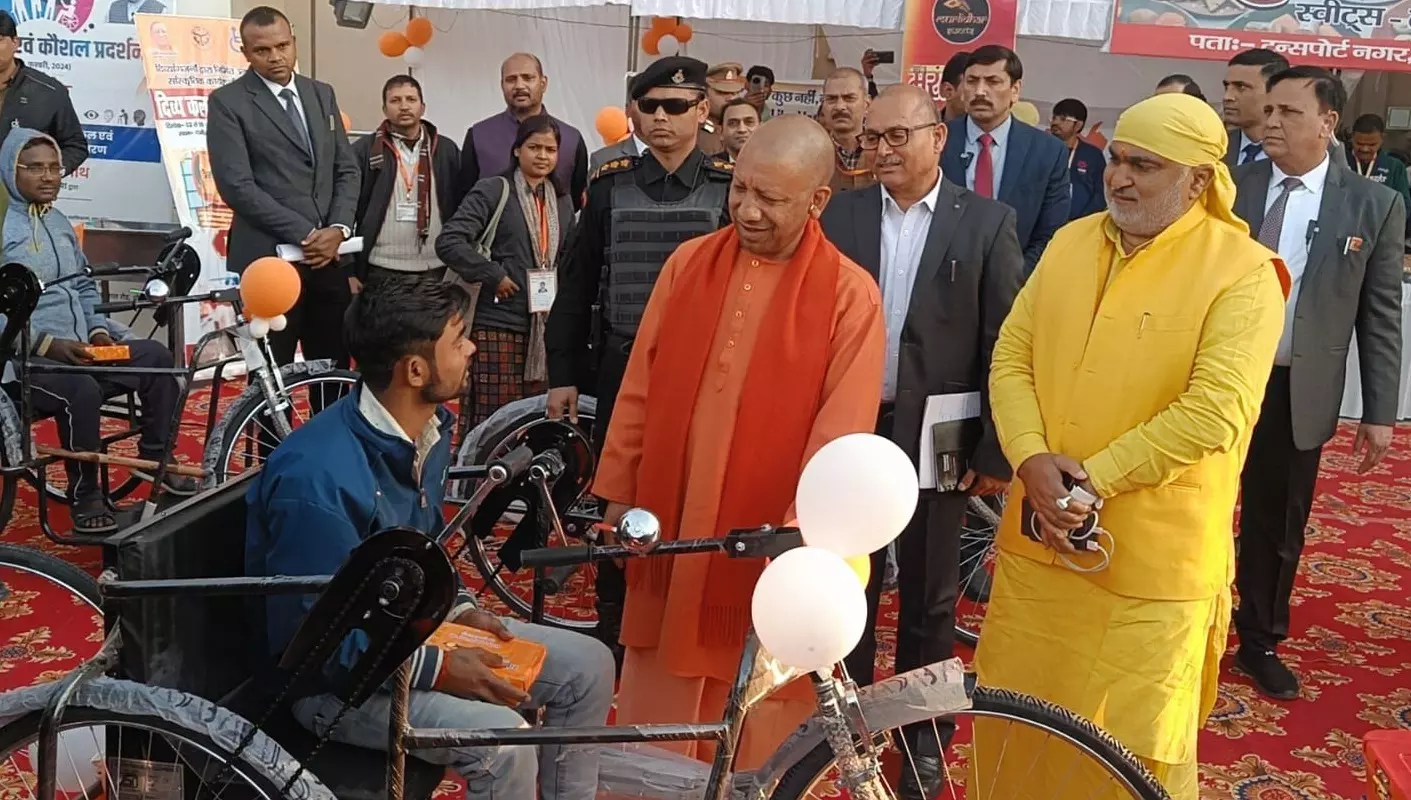 समाज के अंतिम पंक्ति तक पहुंचने का प्रयास: योगी सरकार की योजना बनी पुनर्वास का सशक्त माध्यम, 1046 दिव्यांगों को मिला रोजगार