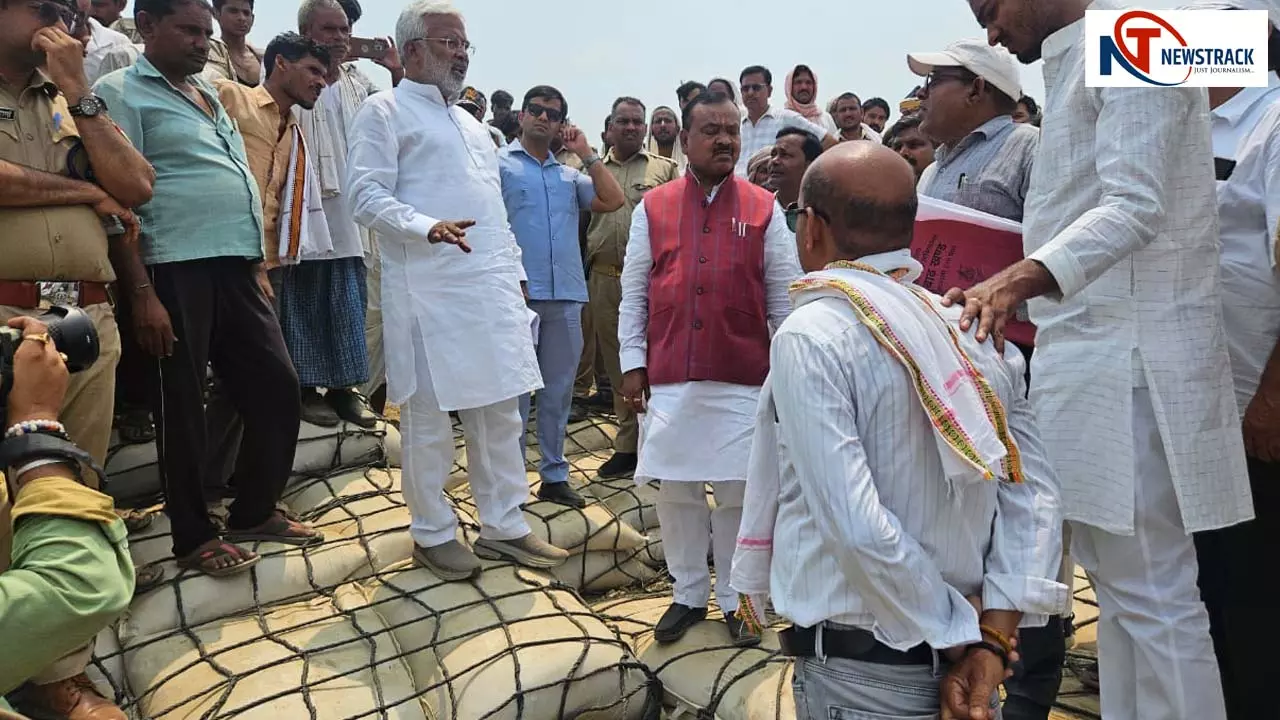 Jal Power Minister arrives in Sravasti on a one-day visit to inspect ongoing erosion prevention work on Rapti River