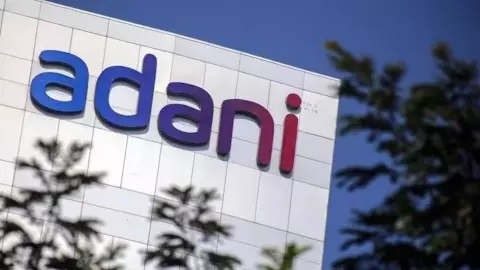Bulandshahr News: खुर्जा की 9 फैक्ट्रियों पर Adani की करोड़ों की PNG गैस चोरी करने का आरोप, हुई FIR