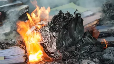 बलात्कारी का महिला ने खुद किया न्याय! वहशी को जलाया; सोचा भी नहीं होगा मौत का ऐसा अंजाम बलात्कारी का महिला ने खुद किया न्याय! वहशी को जलाया; सोचा भी नहीं होगा मौत का ऐसा अंजाम
