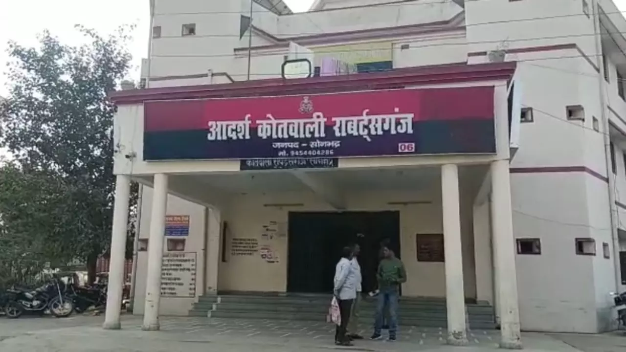 Sonbhadra News: कलिंगा के एचआर से मांगी गई 10 लाख की रंगदारी! काली स्कार्पियो सवार से पीछा कर गाड़ी रोकने का आरोप, पांच गिरफ्तार