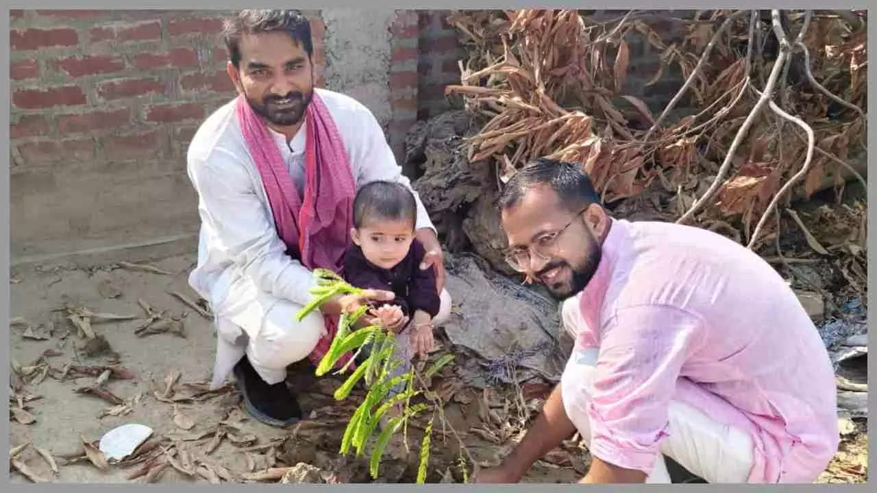 Chandauli News: बेटी के जन्मोत्सव पर जन सहयोग संस्था के सदस्य ने किया यह नेक काम,जानकर आप भी कहेंगे वाह भाई वाह