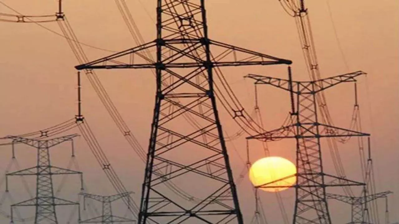 Electricity privatization: बिजली निजीकरण पर प्रदेश में घमासान, टेंडर होते की कट होगी बिजली!