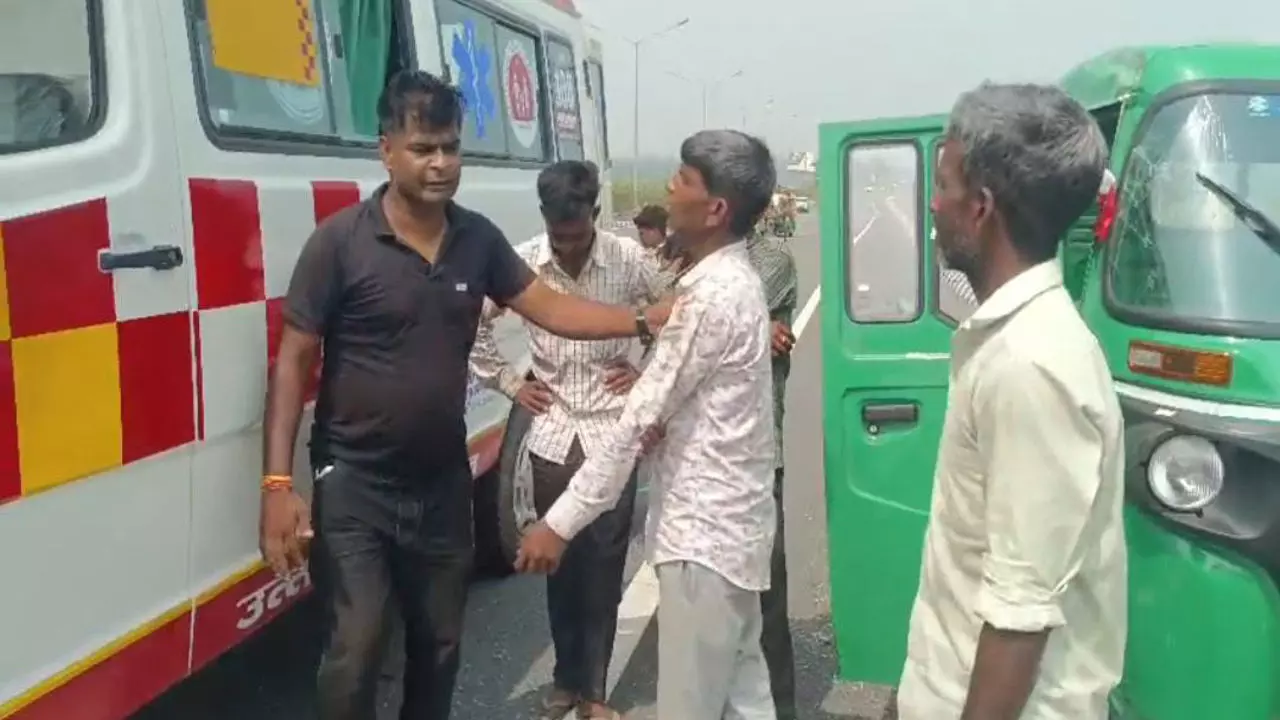 Tempo full of passengers overturned