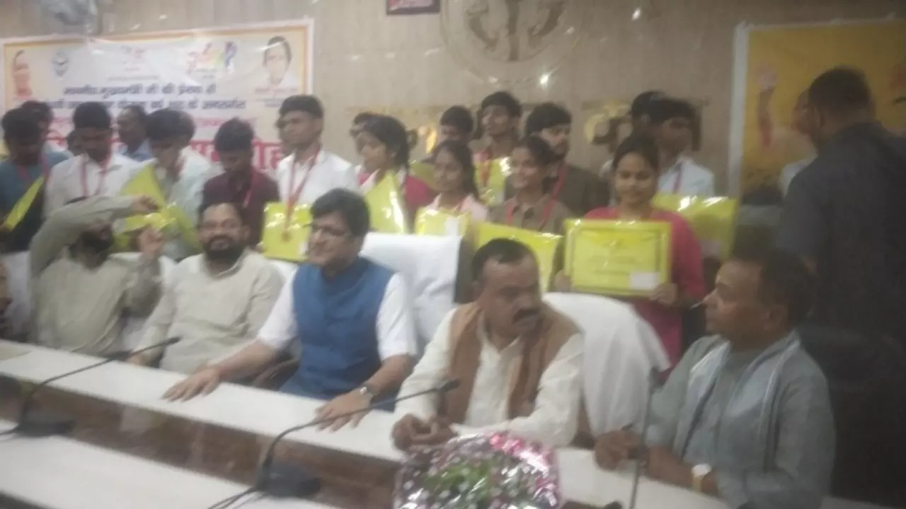 Shravasti News: श्रावस्ती में मंत्री नितिन अग्रवाल ने गिनाईं मोदी सरकार की 11 साल की उपलब्धियां, बोले- देश को विकसित राष्ट्र बनाने का लक्ष्य