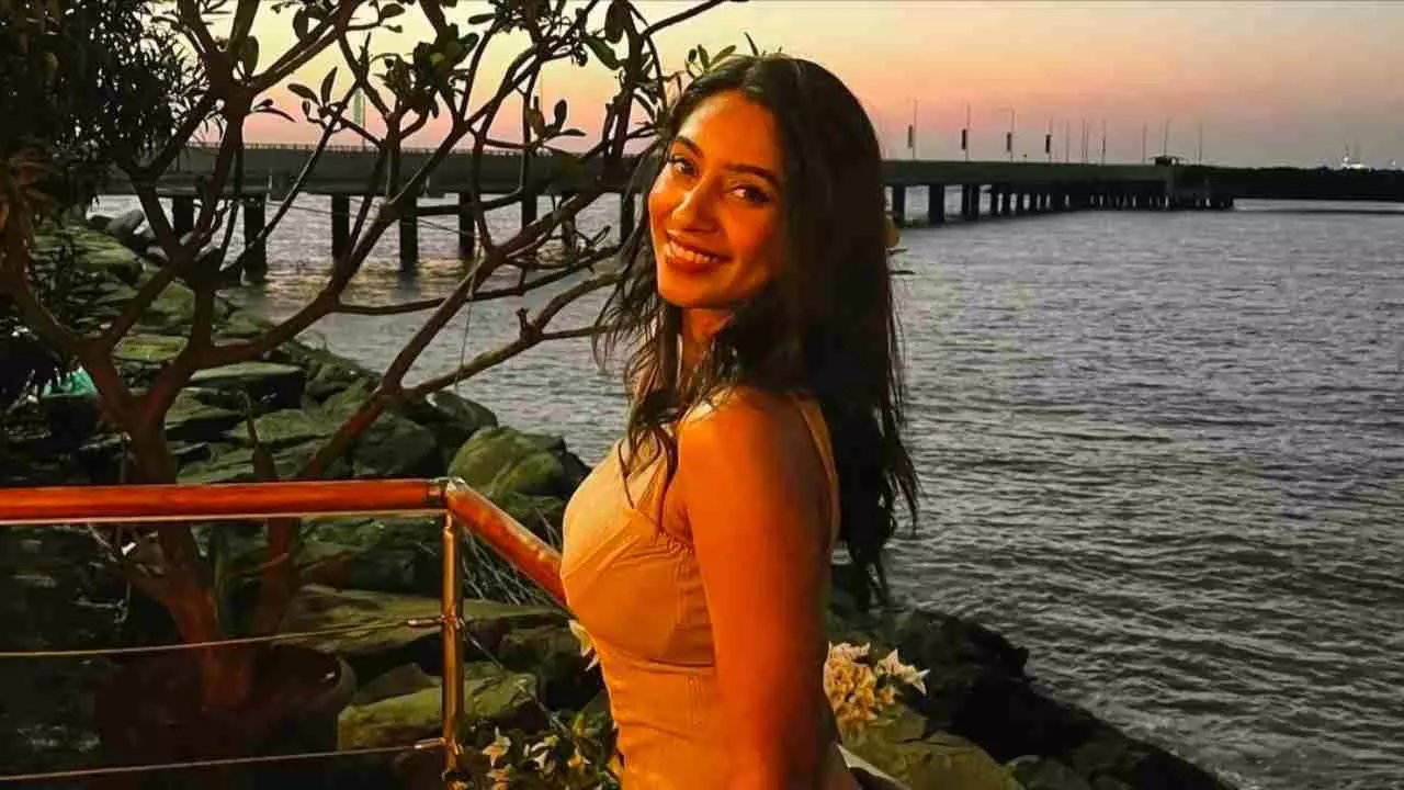 Social Media Influencer Roshni Songhare