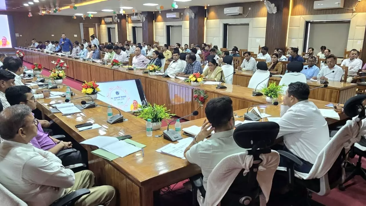 Jhansi News: मेडिकल कॉलेज में चिकित्सा शिक्षकों के 71 पदों पर साक्षात्कार के माध्यम से होगी नियुक्ति