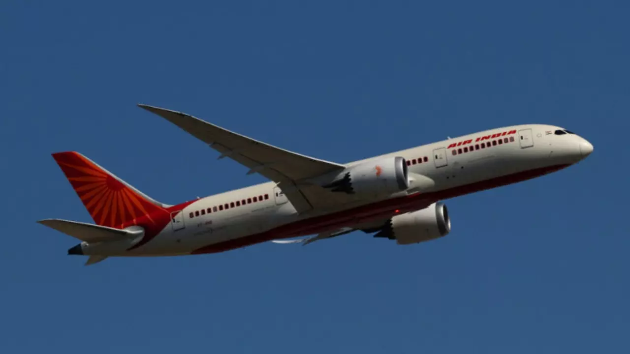 Ahmedabad Plane Crash के बाद एक्शन में DGCA, Air India को सारे Boeing 787-8/9 के गहन जांच के दिये आदेश