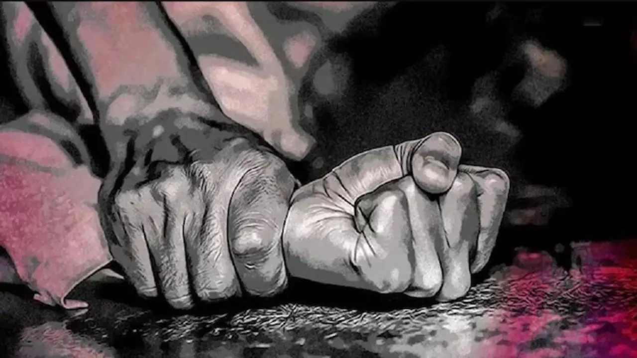नौकरी, नशा और बलात्कार...  नौकरी की चाह में पहुंची युवती बनी हवस का शिकार, सालों चला हैवानियत का खेल, अब खुला राज