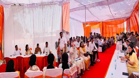 Lucknow News: भिक्षावृत्ति के दलदल से परिवारों को बाहर निकालने के लिए मंडलायुक्त डॉ. रोशन जैकब ने फैजुल्लागंज में लगाया कैम्प, अफसरों को दिए कड़े निर्देश