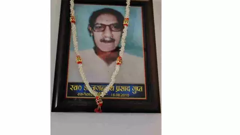 Chandauli News: फादर्स डे पर श्रद्धांजलि: शहर के डॉक्टर, गांव के मसीहा – पिताजी की अमिट छवि
