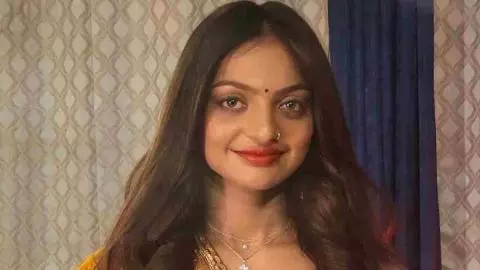 Kumbh Viral Girl Monalisa Income