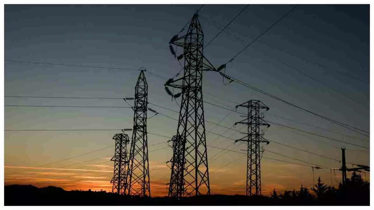 UP Electricity: घरेलू बिजली की दरों में 45 प्रतिशत तक वृद्धि प्रस्तावित, नियामक आयोग को भेजा गया प्रस्ताव