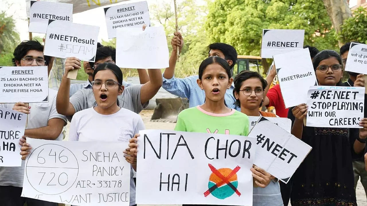 NEET UG Result 2025: नीट रिजल्ट में फिर हुआ घपला? सामने आयी एनटीए की घोर लापरवाही,जाने क्या है पूरा मामला NEET UG Result 2025: नीट रिजल्ट में फिर हुआ घपला? सामने आयी एनटीए की घोर लापरवाही,जाने क्या है पूरा मामला