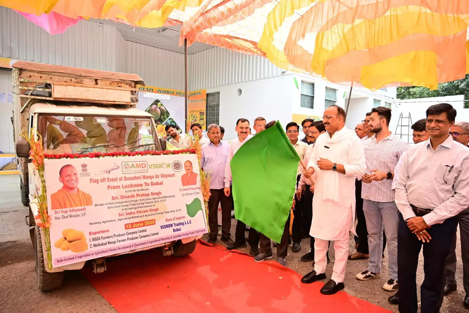 Lucknow से दुबई भेजा गया 1200 किलो दशहरी आम, एफपीओ को पहली बार मिला सीधे निर्यात का मौका