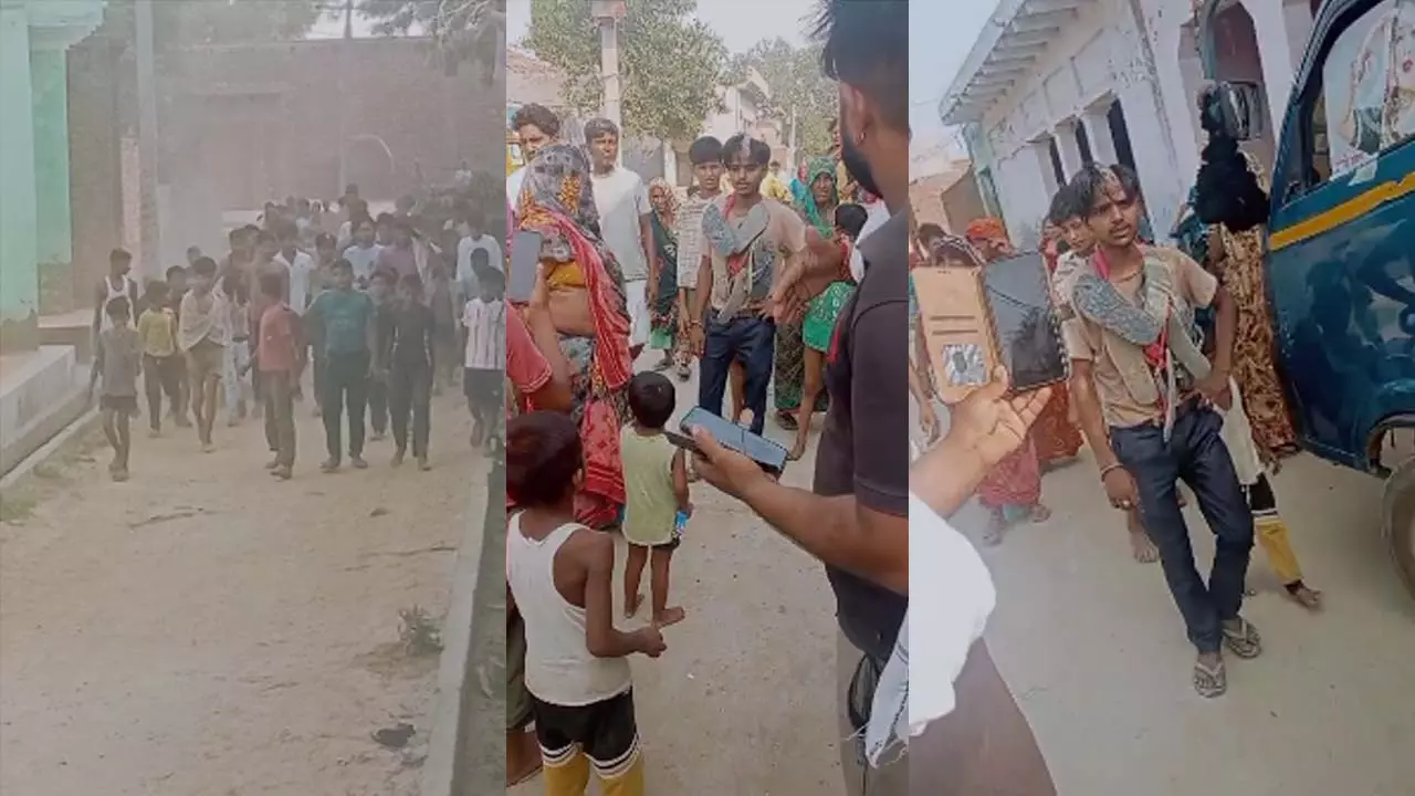 Youth wearing shoe garland visit whole village Crime News in hindi