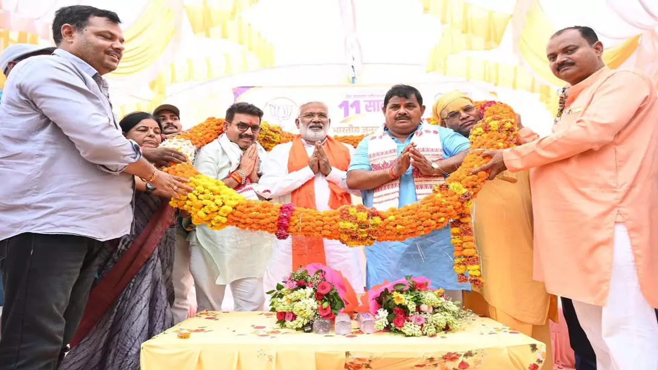 Sitapur News: सीतापुर में जलशक्ति मंत्री स्वतंत्र देव सिंह ने ₹215 करोड़ की 16 परियोजनाओं का किया लोकार्पण और शिलान्यास