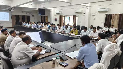 Chandauli District Magistrate Meeting Chandauli District Magistrate Meeting