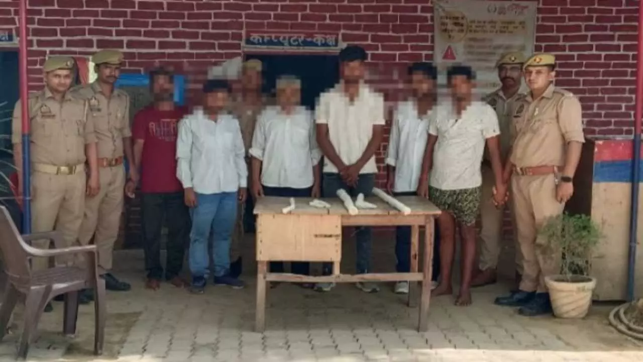 Pratapgarh News: मनरेगा में भ्रष्टाचार का वीडियो बनाना पड़ा महंगा, प्रधान व बीडीसी समर्थकों के बीच खूनी संघर्ष, 12 गिरफ्तार