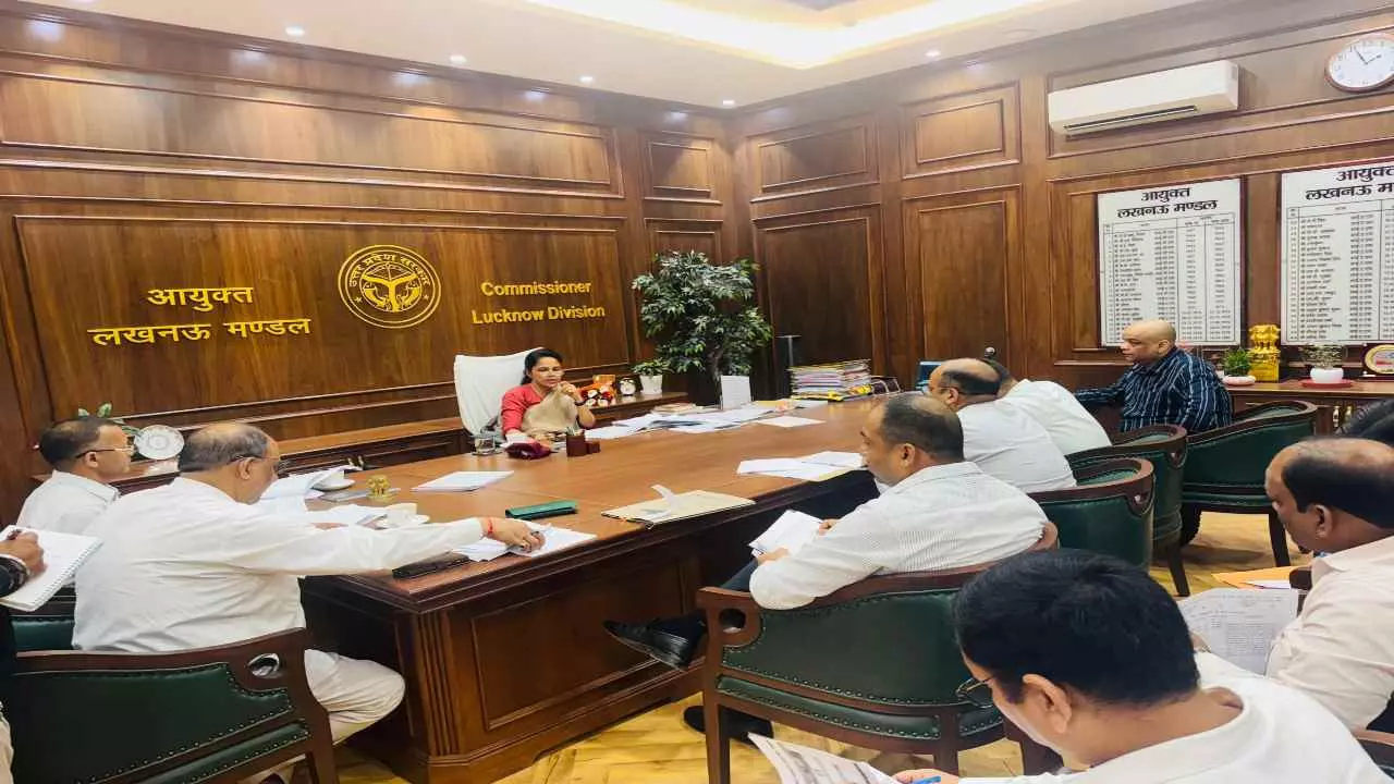 Lucknow News: IGRS की शिकायतों को गंभीरता से लें अफसर, मंडलायुक्त डॉ. रोशन जैकब ने बैठक कर दिए निर्देश, बोलीं- लापरवाही बर्दाश्त नहीं की जाएगी