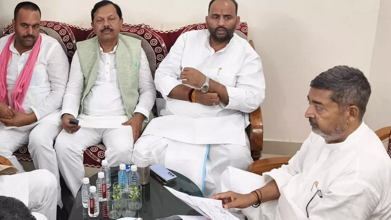 Chandauli News: अडिग संकल्प: राजनीति छोड़ दूंगा पर समाजवादी पार्टी नहीं - मनोज सिंह डब्लू का बड़ा ऐलान